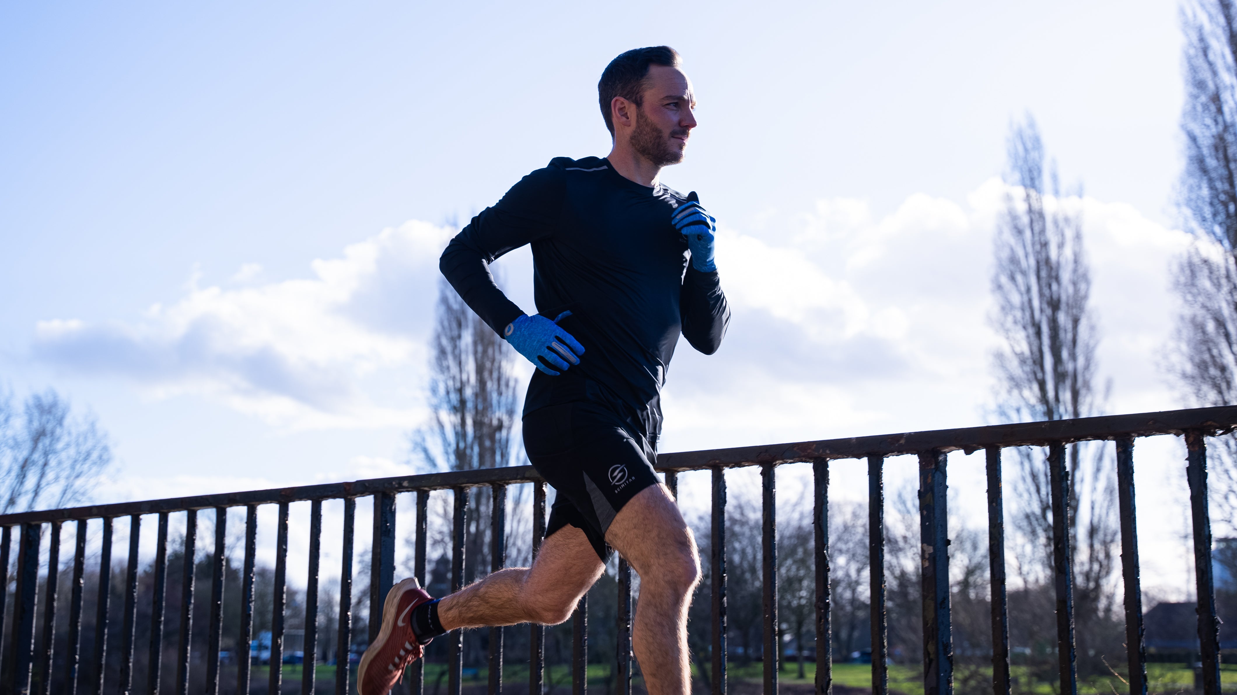 Conquer Your Spring Marathon with the Right Gear, Including Gloves!