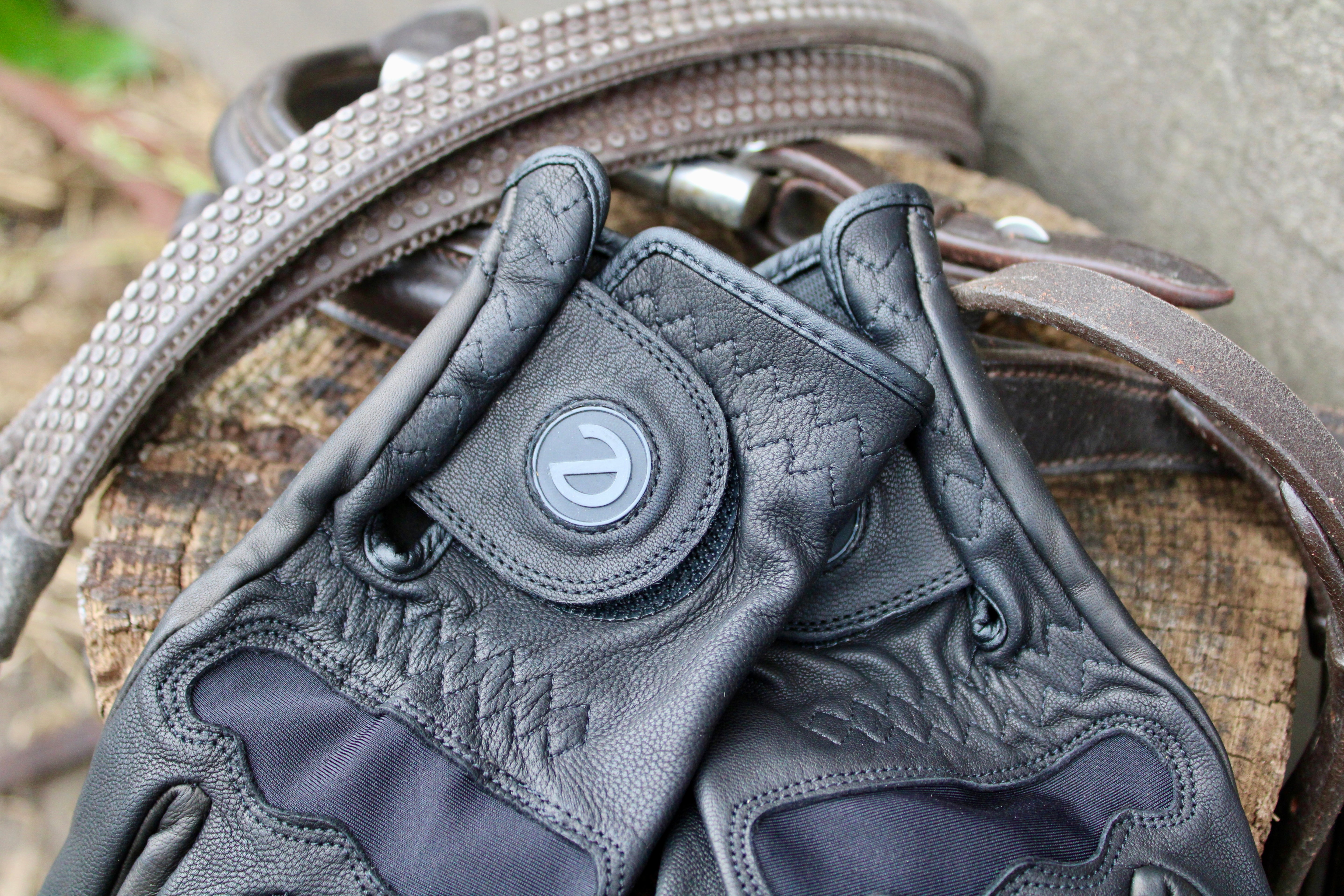 eQUEST GripPro LEDER Reithandschuhe – Schwarz | Premium Ziegenleder