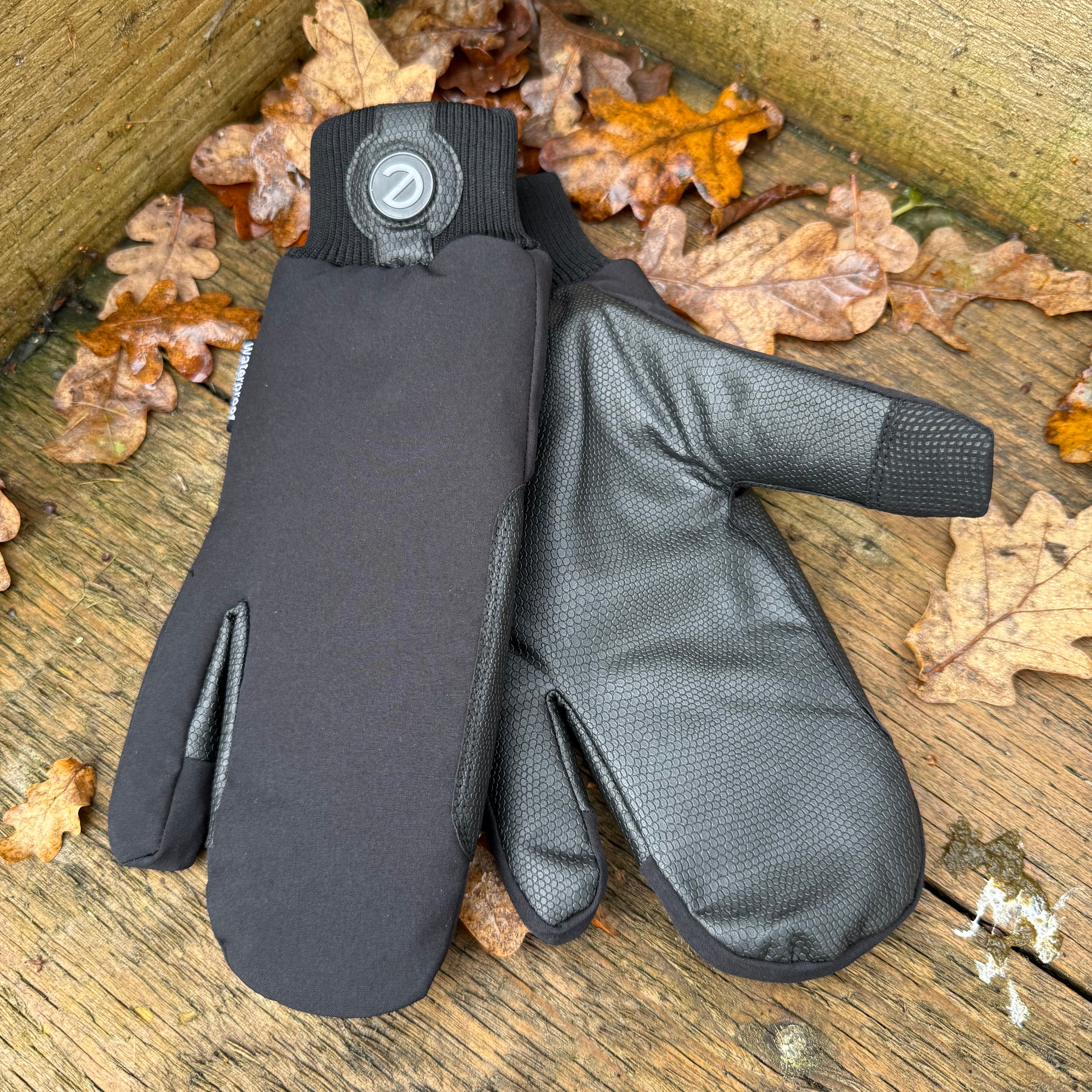 eQUEST Waterproof Mitt - eGLOVE x Forelock & Fringe Equestrian Riding & Yard Mitt - Black