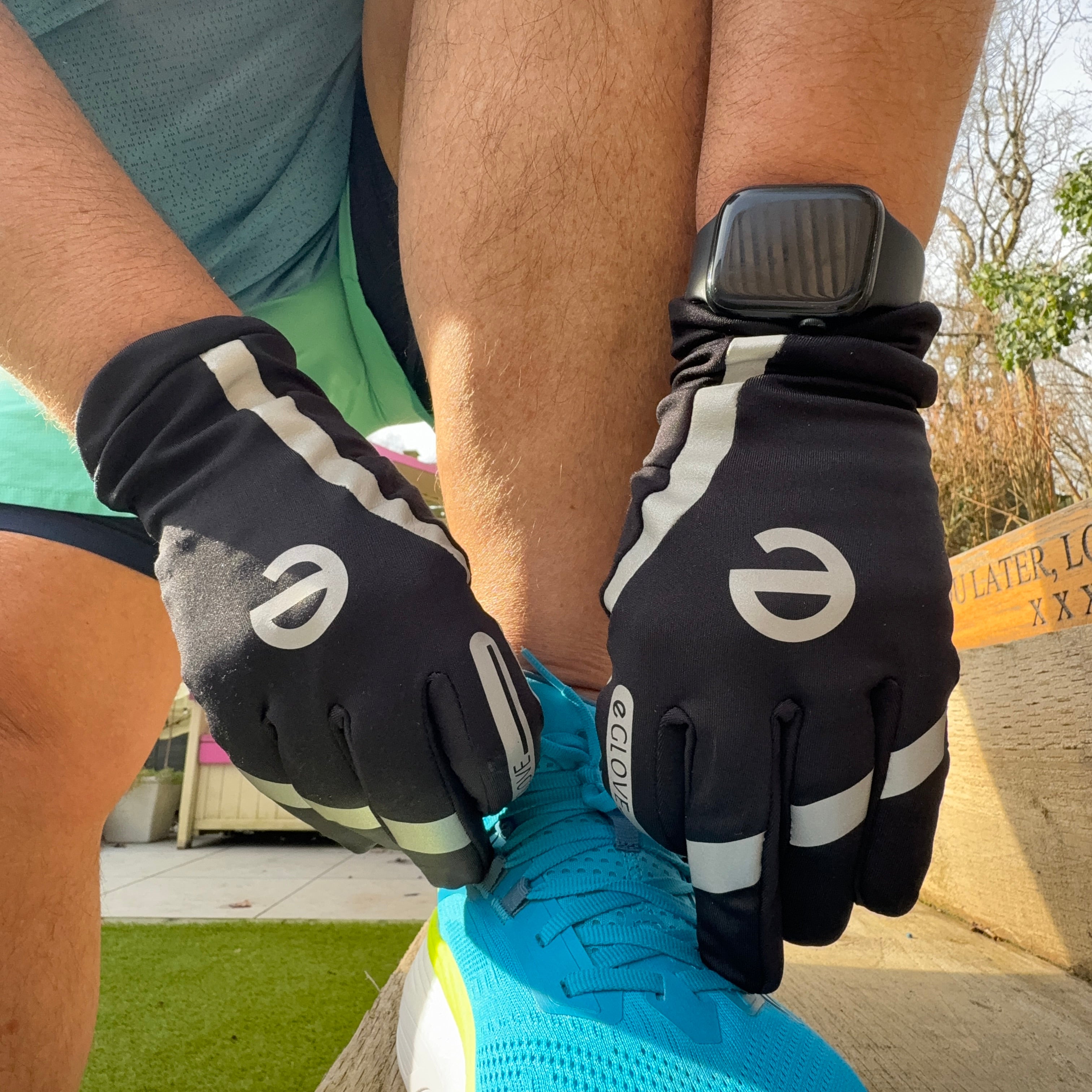 Run - Hi-Vis Touch Screen Running Gloves - Black Reflective (V3)