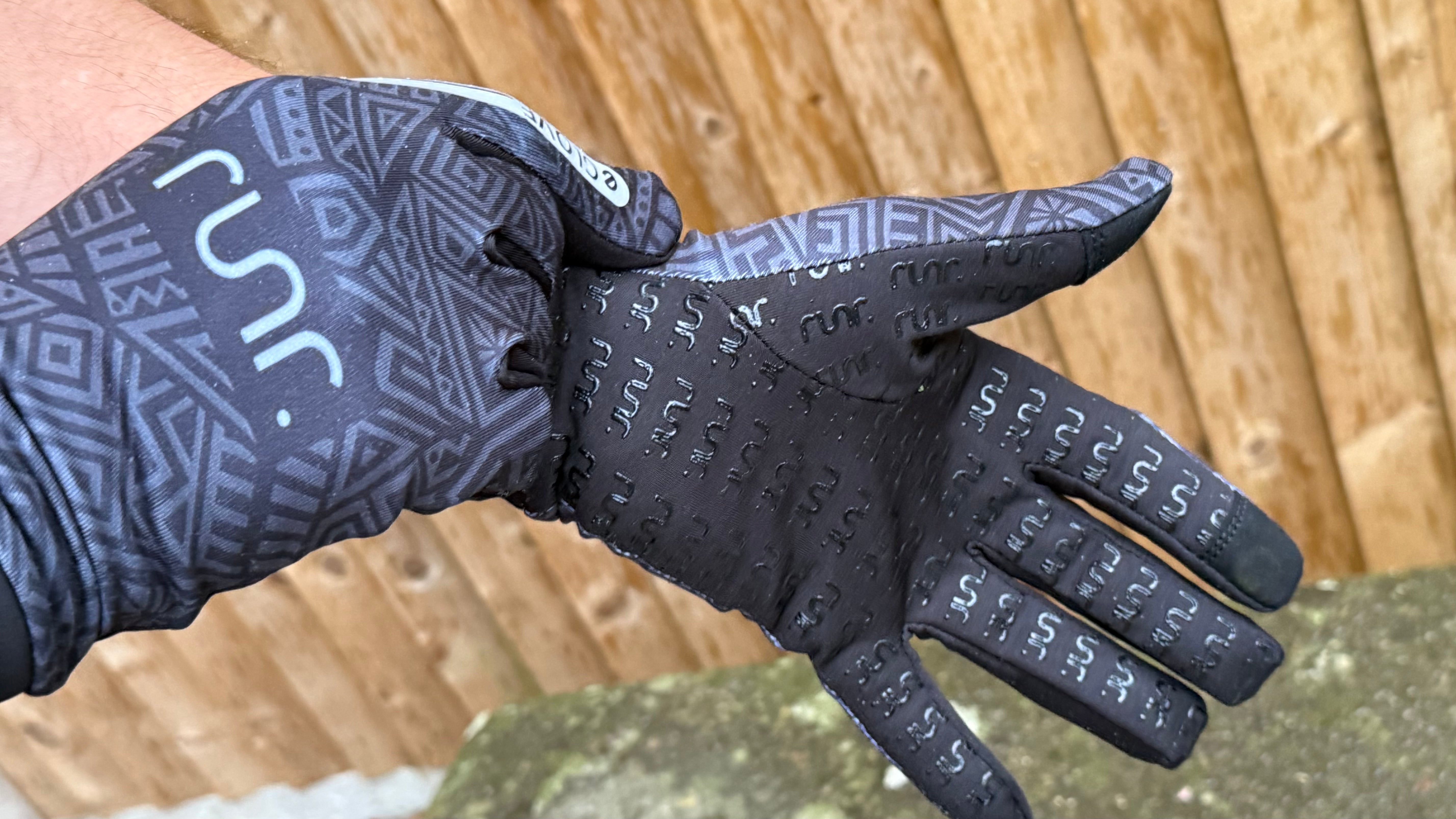 eGLOVE x Runr – Aztec Edition Lightweight Touchscreen Running Gloves | Reflective, Breathable & Stylish