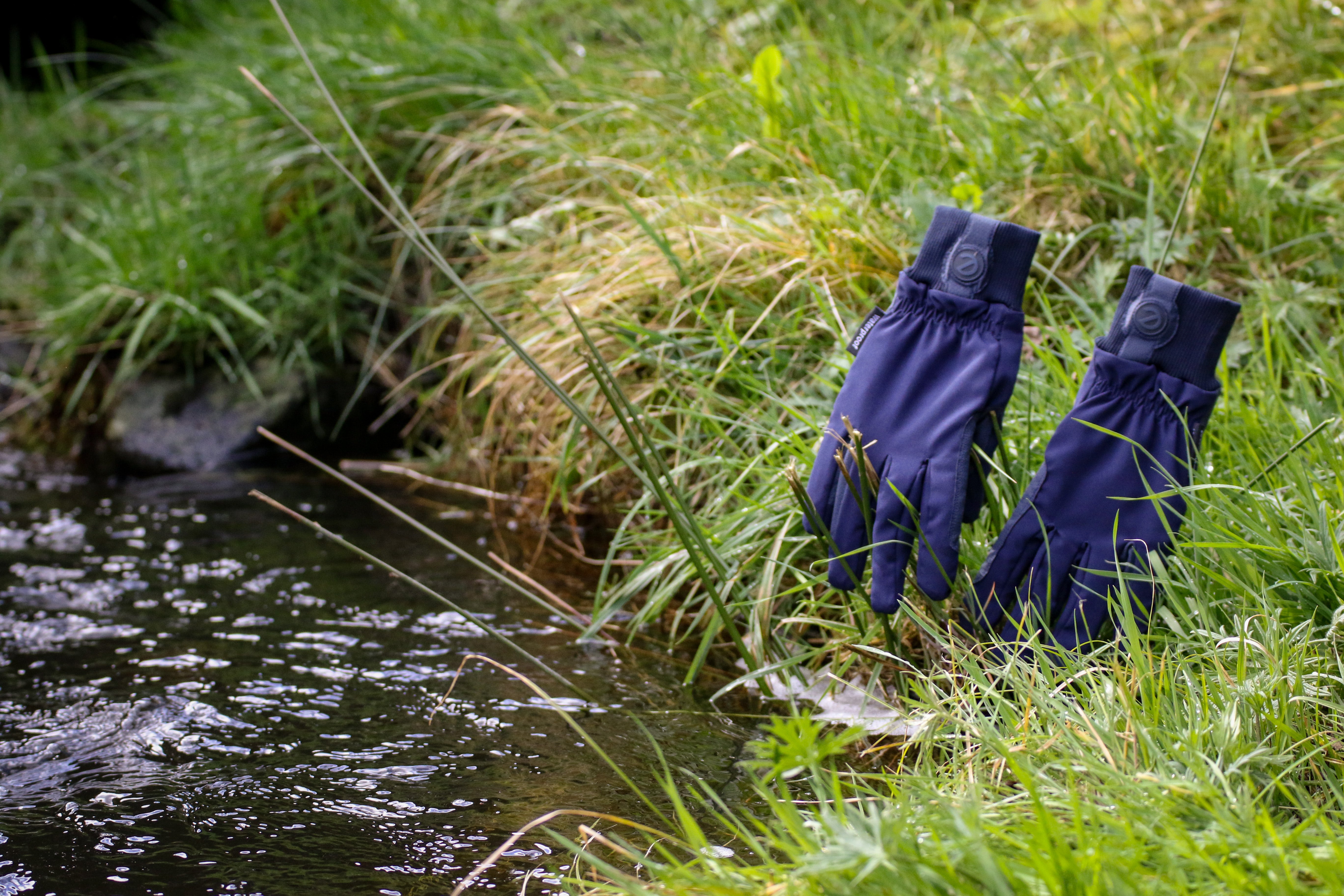 eQUEST Waterproof - Award Winning Waterproof Equestrian Riding & Yard Gloves - Blue