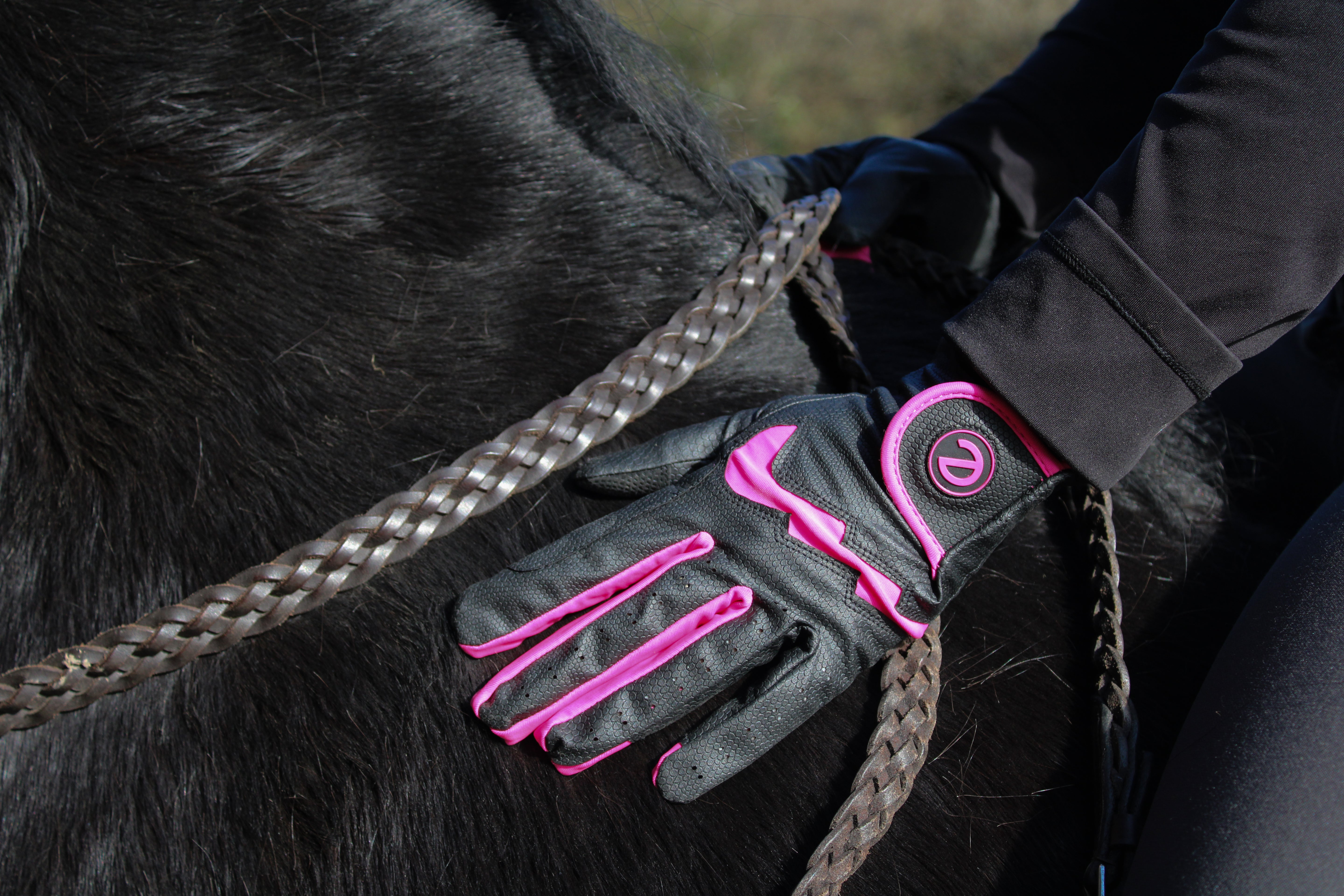 eQUEST GripPro LITE v3 Equestrian Gloves - Black / Pink