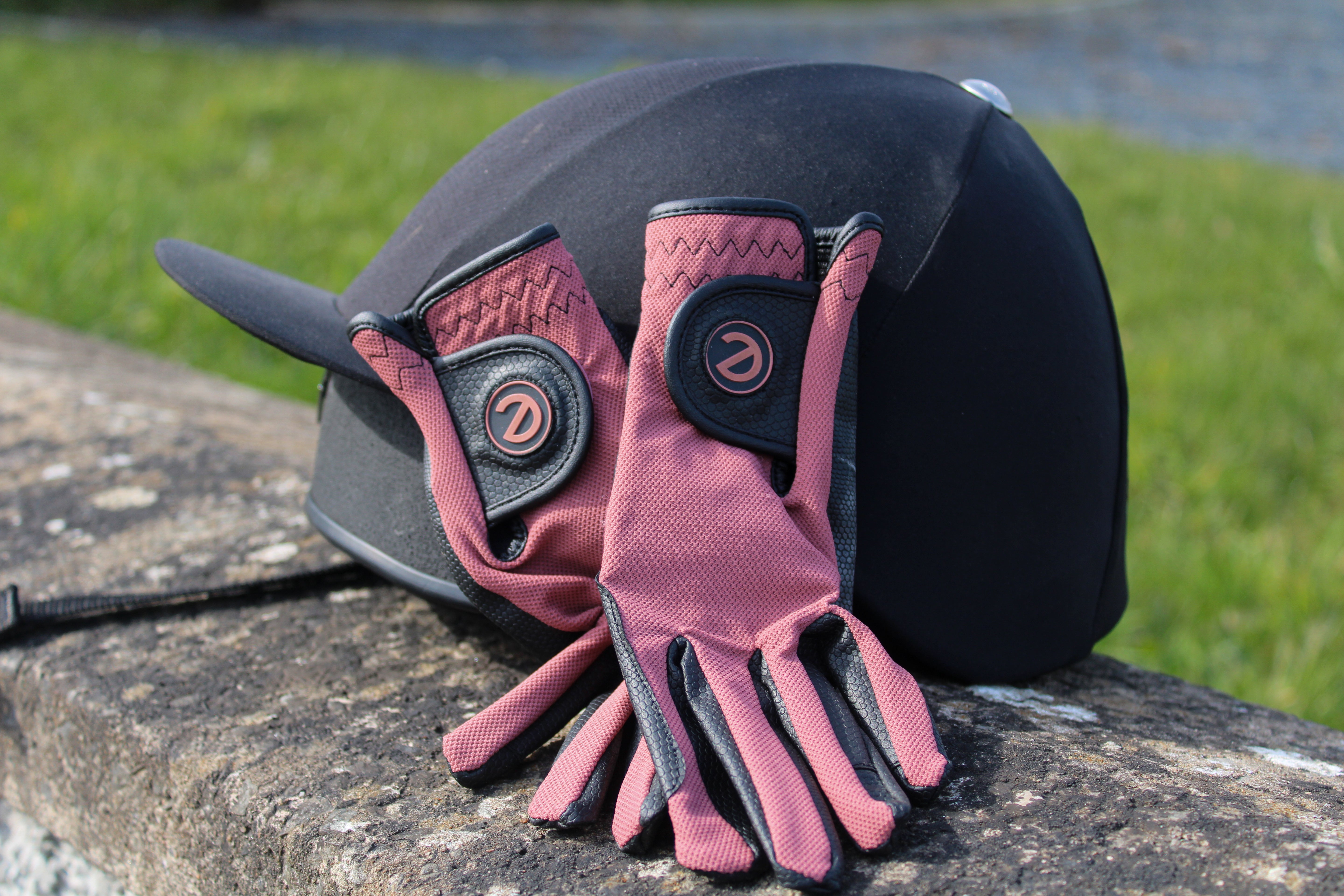 eQUEST GripPro X-LITE Lightweight Equestrian Gloves - Coral - Plain Cuff