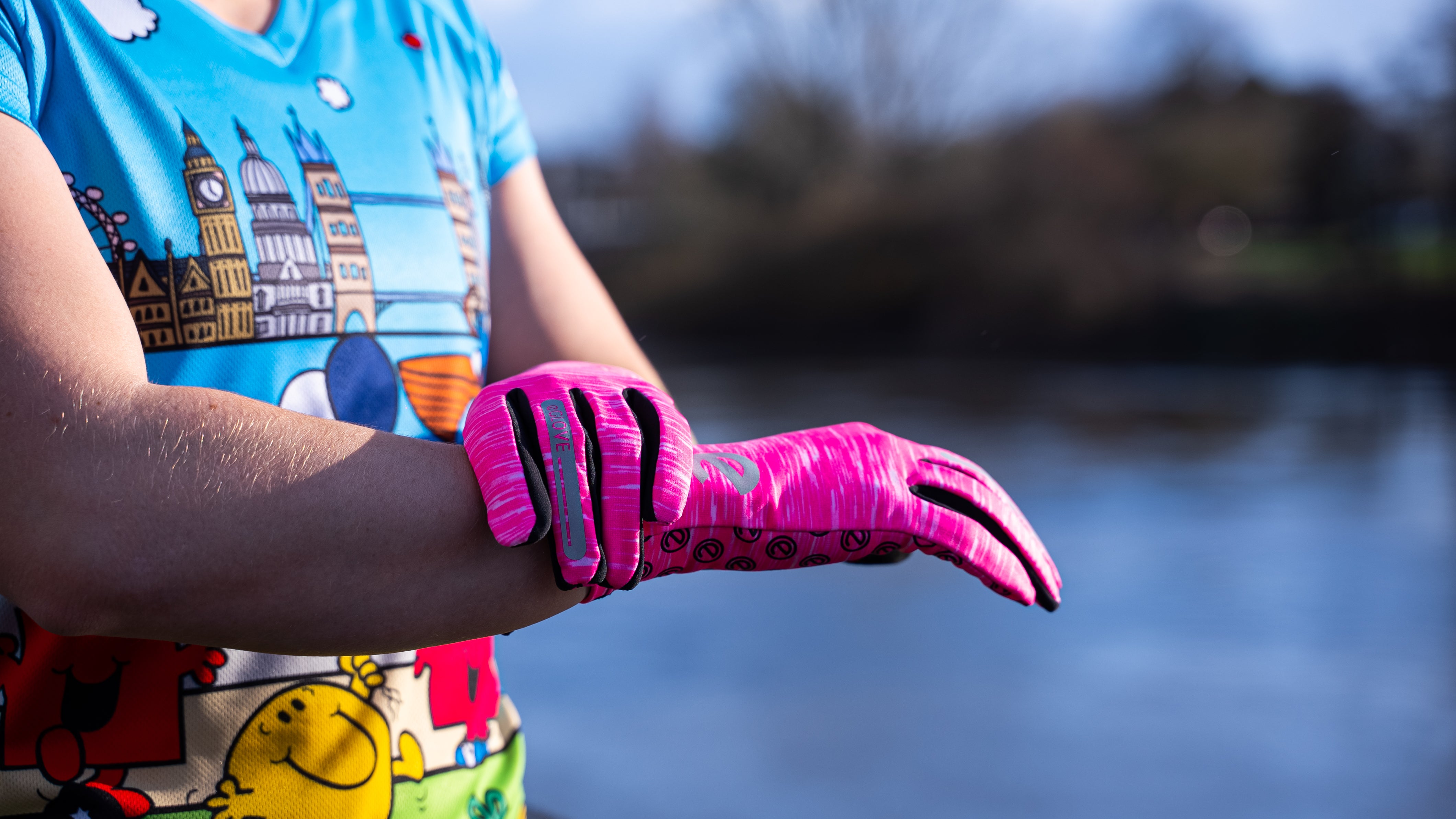 RUN - Pink - Lightweight Touchscreen Running Gloves - New 2024/25 Model