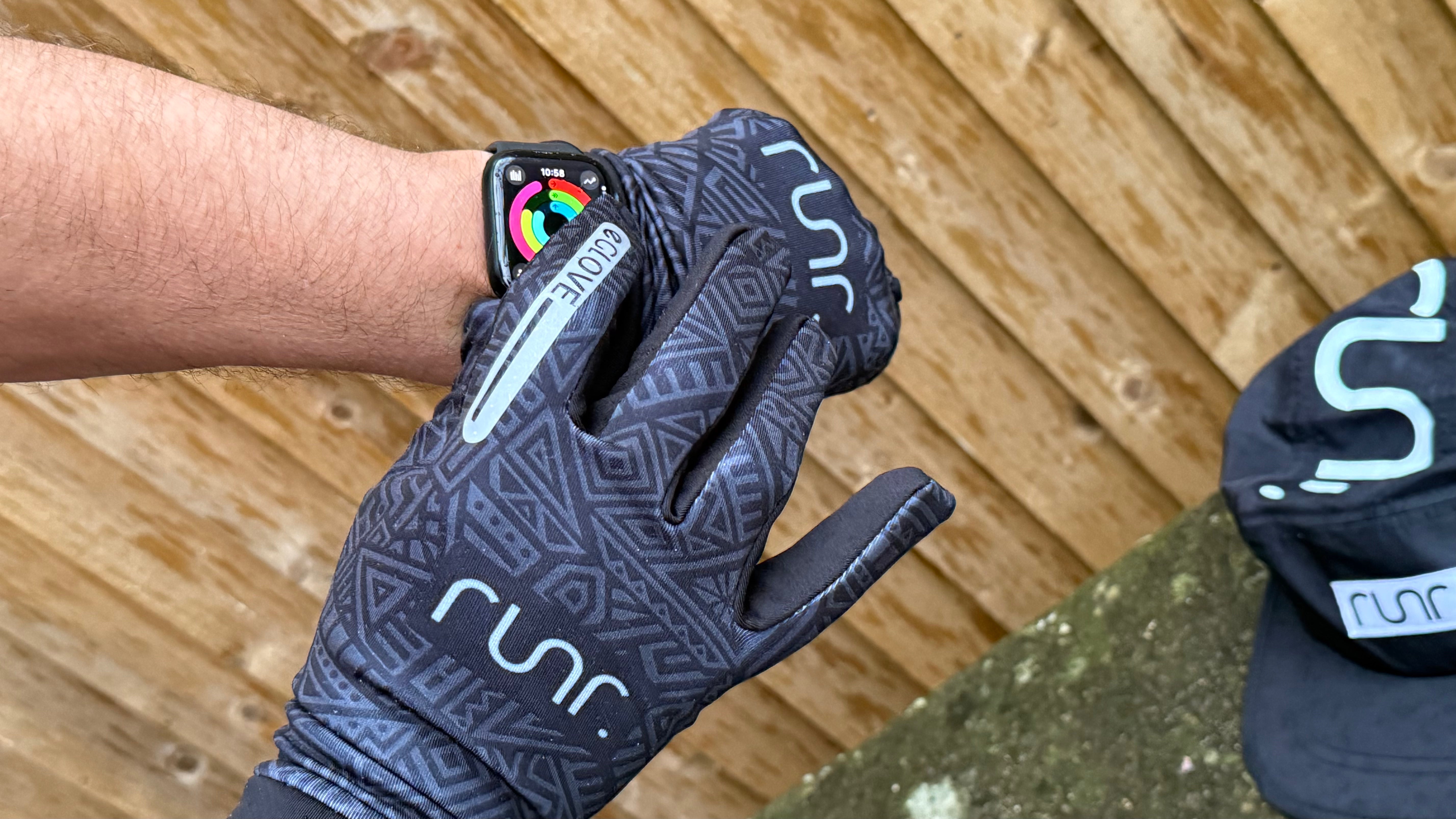 eGLOVE x Runr – Aztec Edition Lightweight Touchscreen Running Gloves | Reflective, Breathable & Stylish