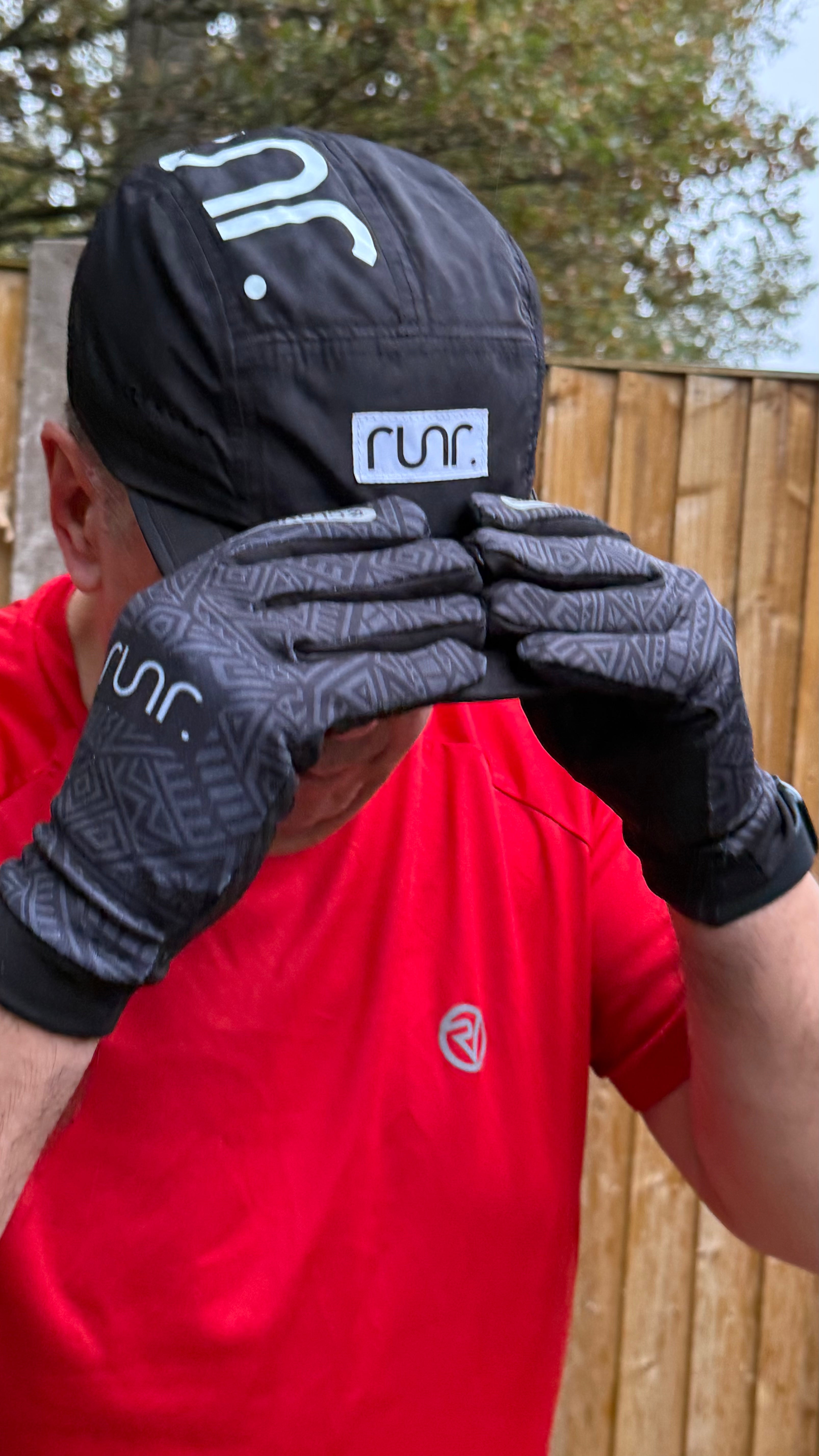 eGLOVE x Runr – Aztec Edition Lightweight Touchscreen Running Gloves | Reflective, Breathable & Stylish