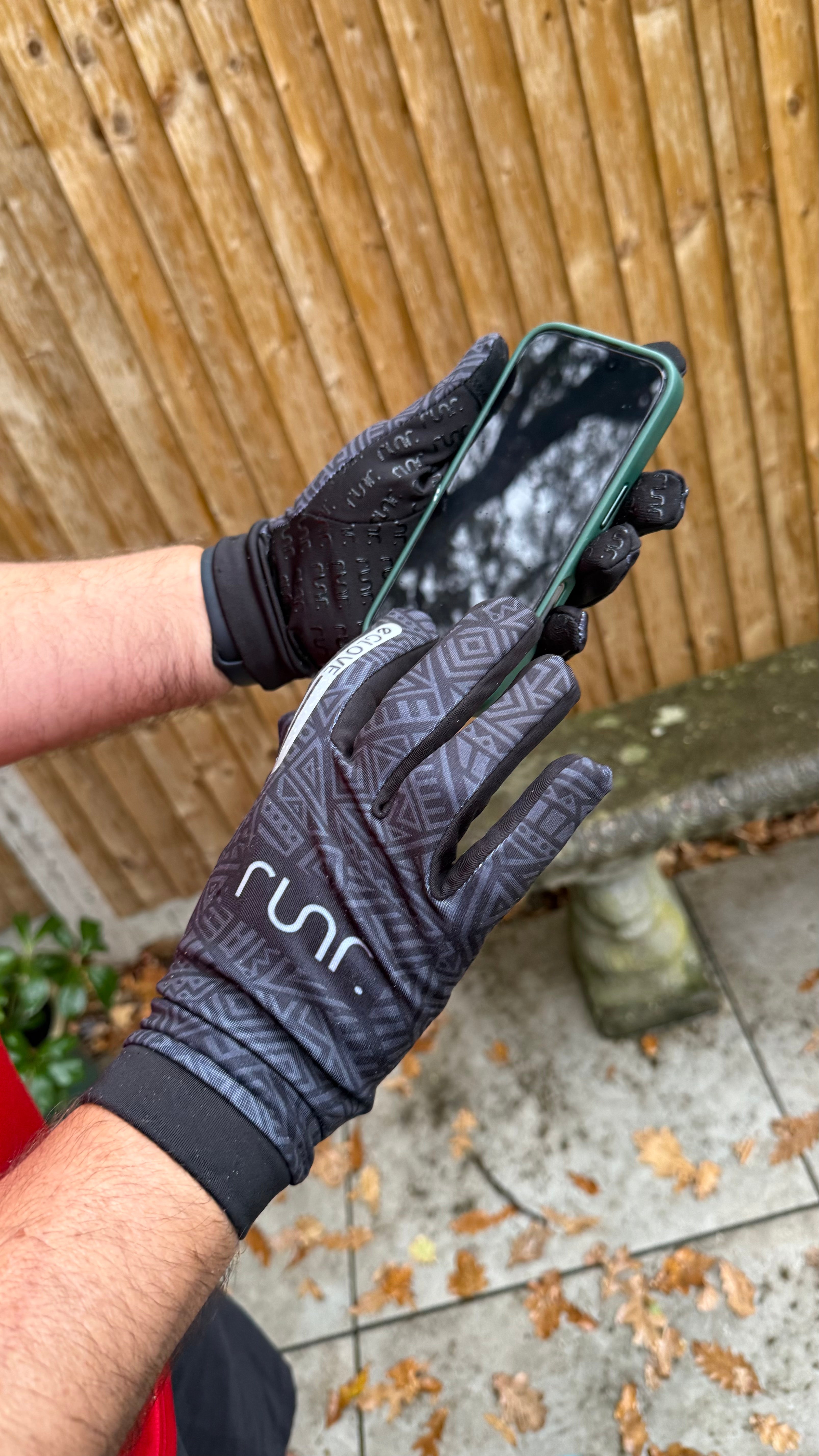 eGLOVE x Runr – Aztec Edition Lightweight Touchscreen Running Gloves | Reflective, Breathable & Stylish