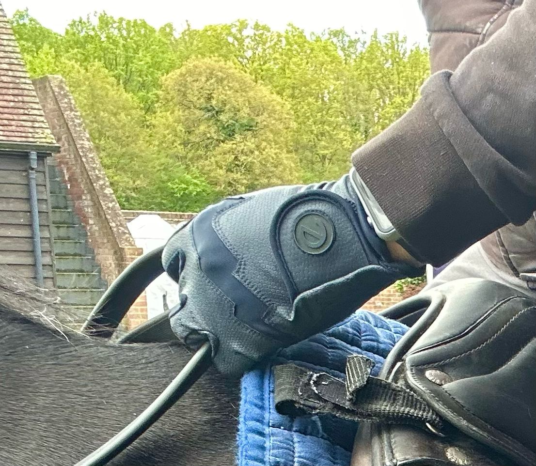 eQUEST GripPro LITE v3 Equestrian Gloves - Black / Black