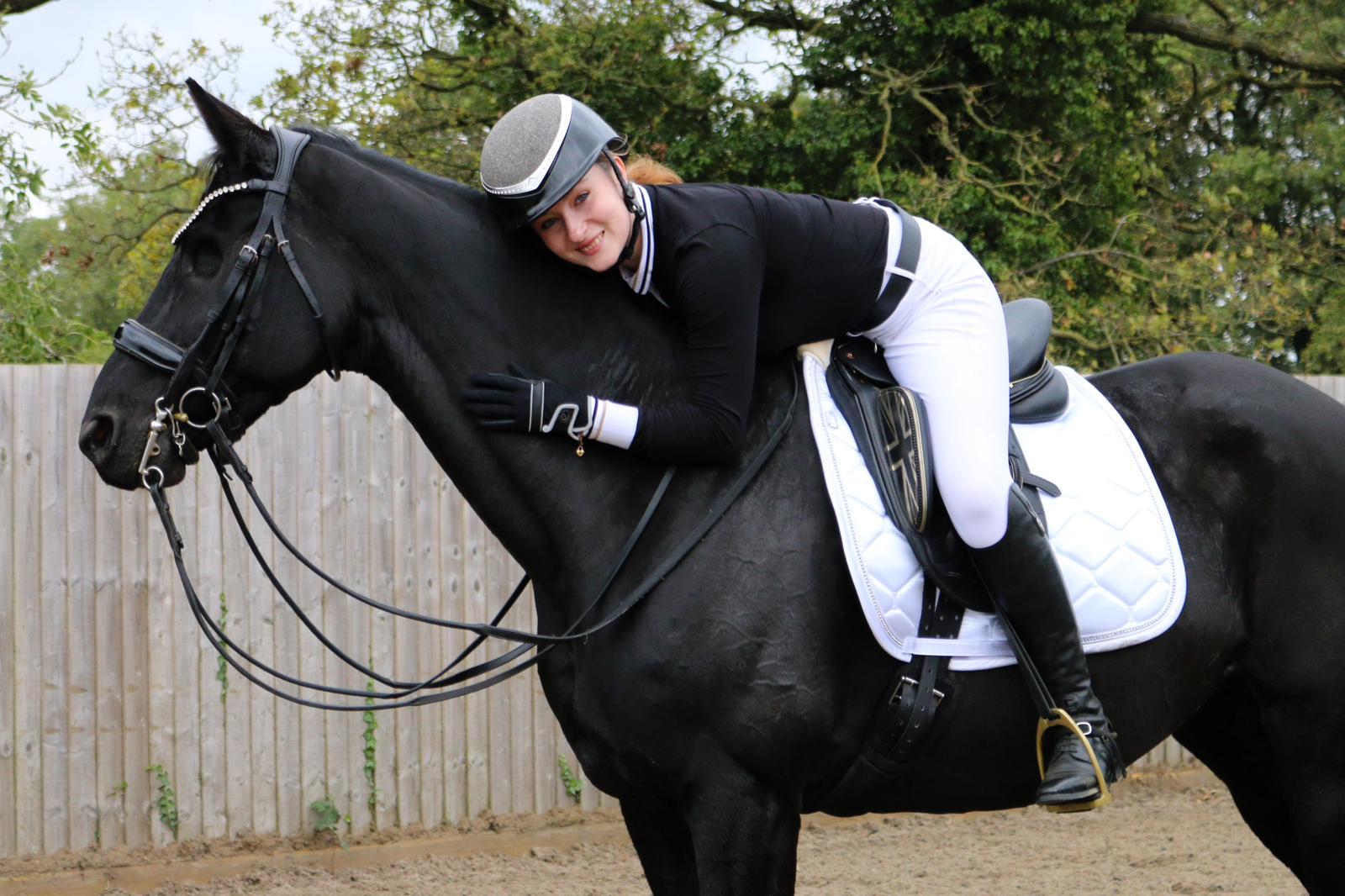eQUEST GripPro X-LITE Lightweight Equestrian Gloves - eGLOVE x Forelock & Fringe Special Edition - Black / Reflective