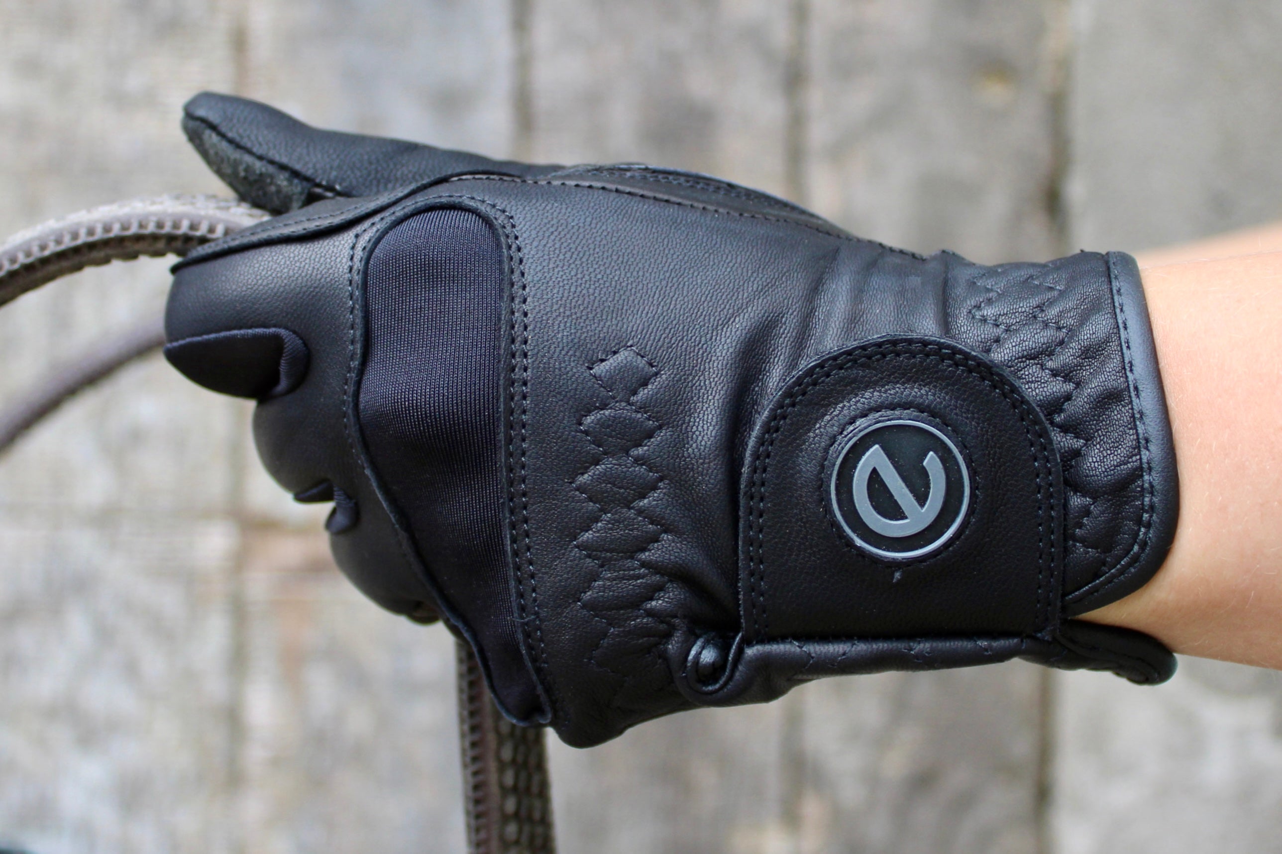eQUEST GripPro LEDER Reithandschuhe – Schwarz | Premium Ziegenleder